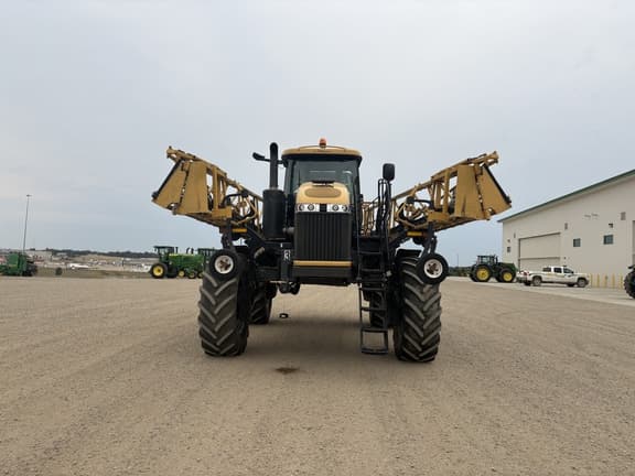 Image of RoGator RG1300B equipment image 4