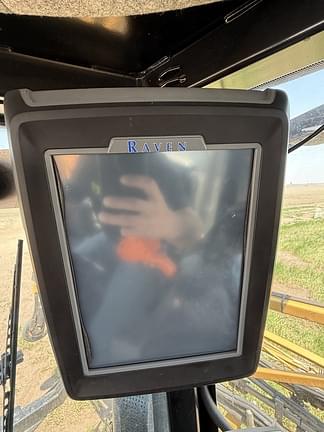 Image of RoGator RG1300B equipment image 3