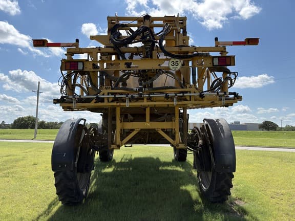 Image of RoGator RG1300B equipment image 2
