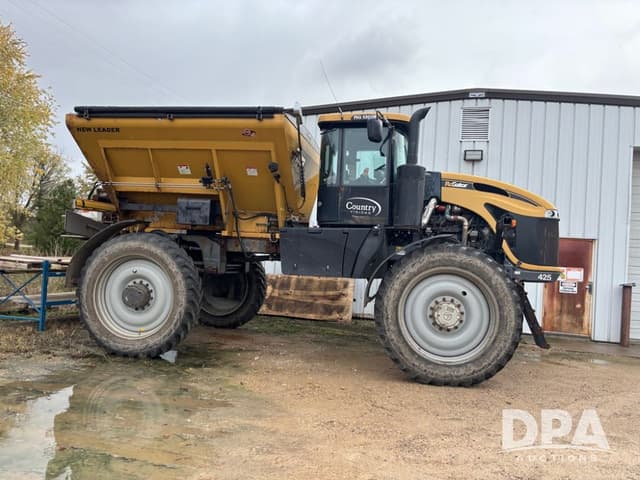 Image of RoGator RG1300B equipment image 2