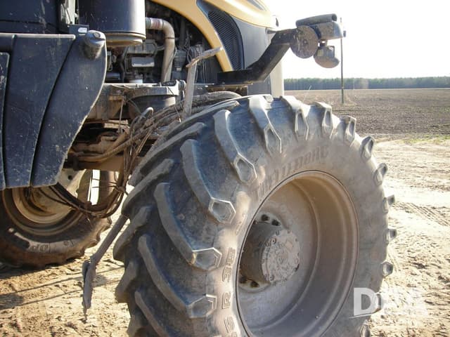 Image of RoGator RG1300B equipment image 4