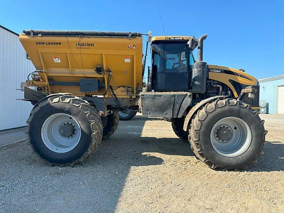 Image of RoGator RG1300B equipment image 3