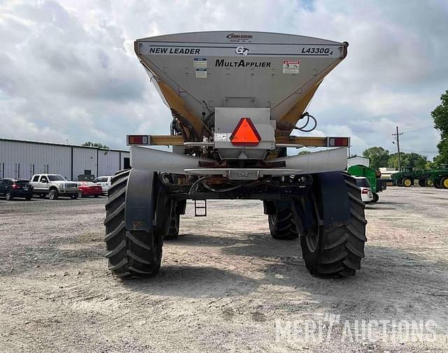 Image of RoGator RG1300B equipment image 3