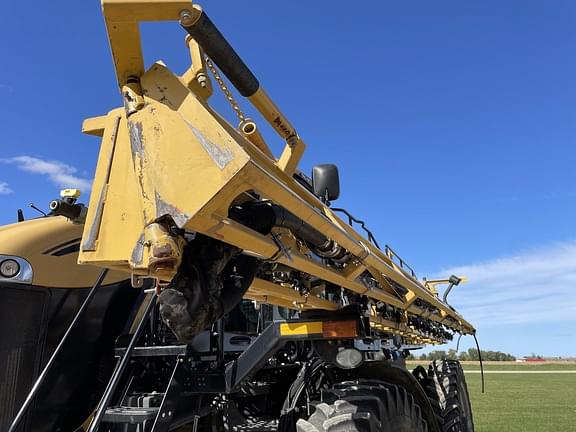 Image of RoGator RG900 equipment image 1