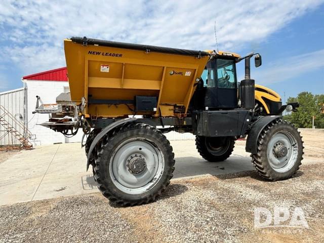 Image of RoGator RG900B equipment image 4
