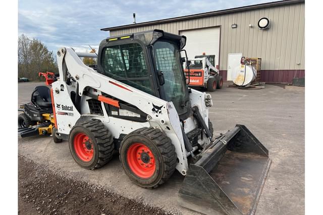 Image of Bobcat S590 equipment image 2