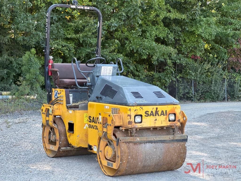 2015 Sakai SW320-1 Equipment Image0