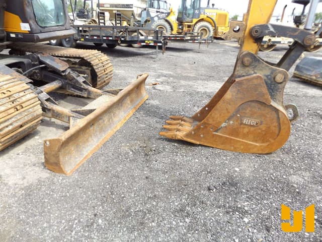 Image of SANY SY135C equipment image 2
