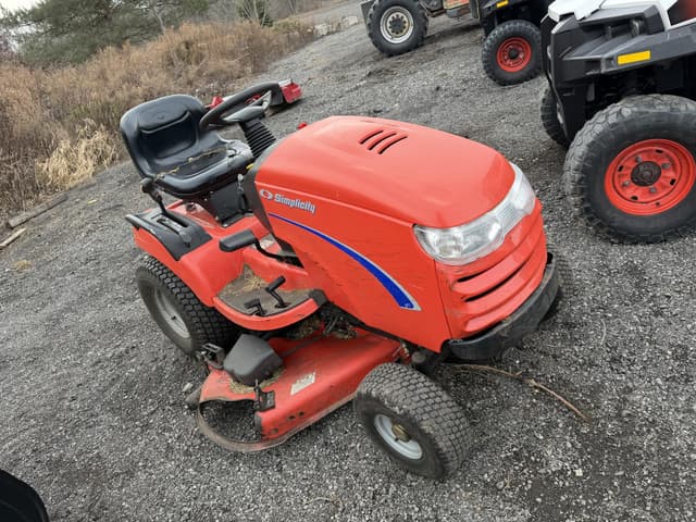 Image of Simplicity Broadmoor equipment image 1