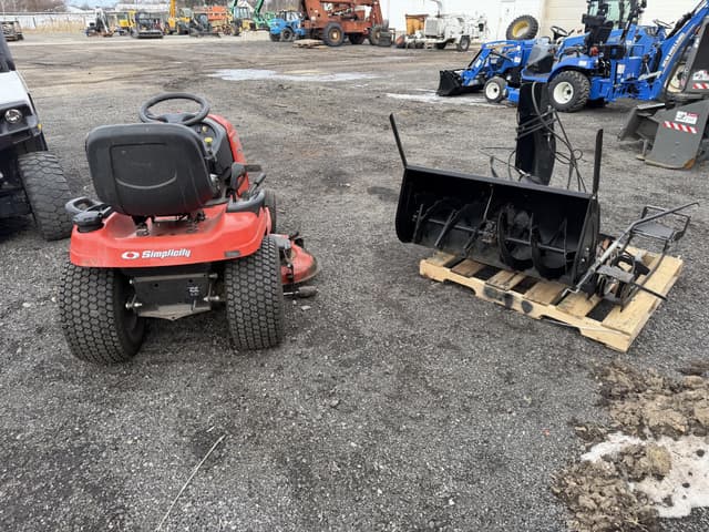 Image of Simplicity Broadmoor equipment image 3