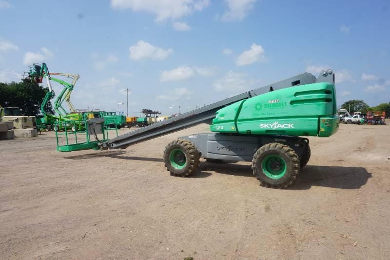 Main image Sky Jack SJ61T