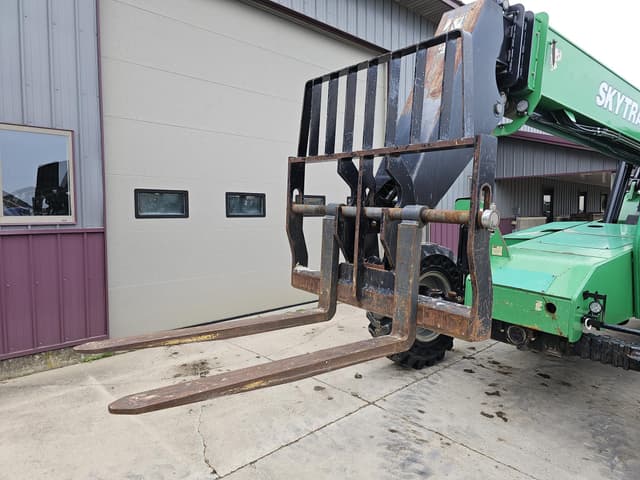 Image of Skytrak 6042 equipment image 2