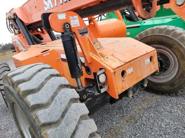 Image of Skytrak 6042 equipment image 4