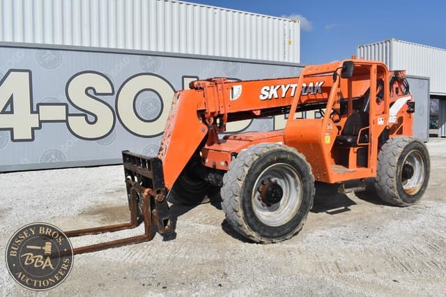 Image of Skytrak 8042 equipment image 3