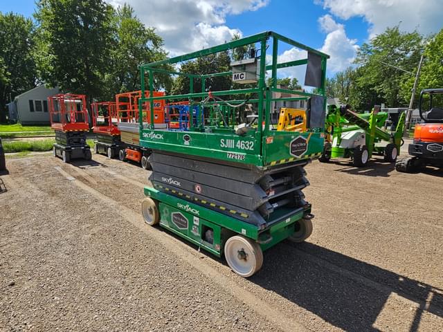 Image of Sky Jack SJ4632 equipment image 2