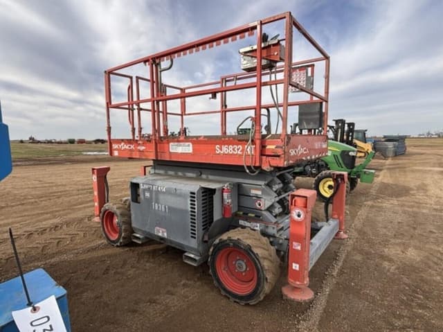 Image of Sky Jack SJ6832RT equipment image 2