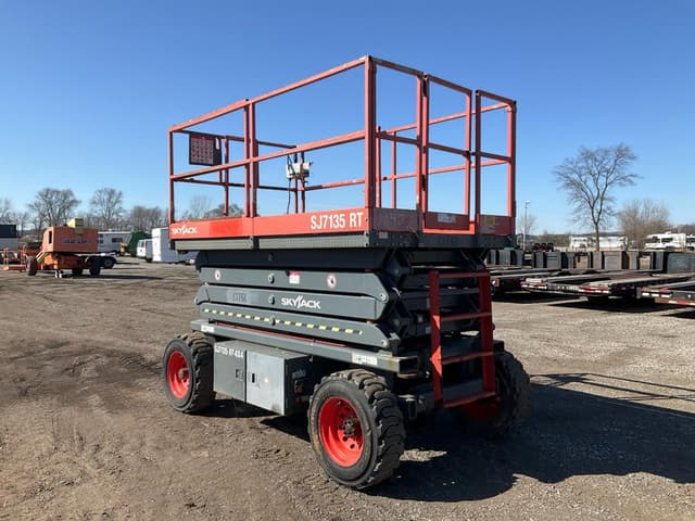 Image of Sky Jack SJ7135 equipment image 1