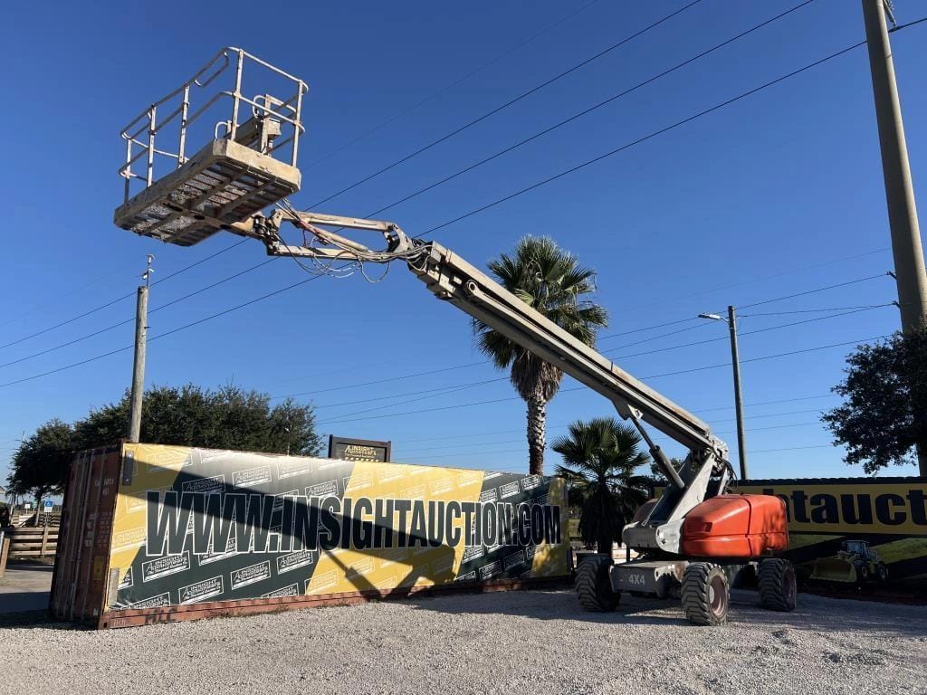 2015 Sky Jack SJ86T Equipment Image0