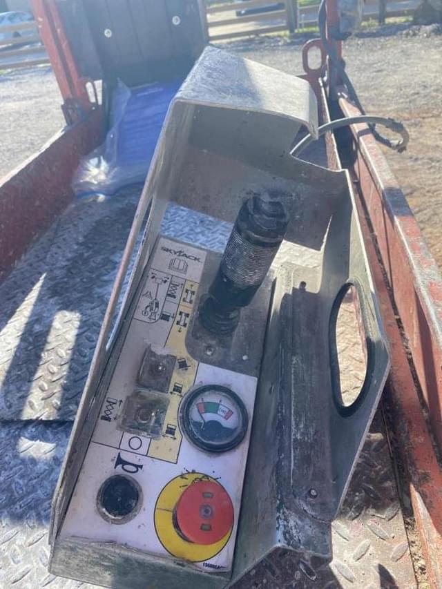 Image of Sky Jack SJIII3219 equipment image 4