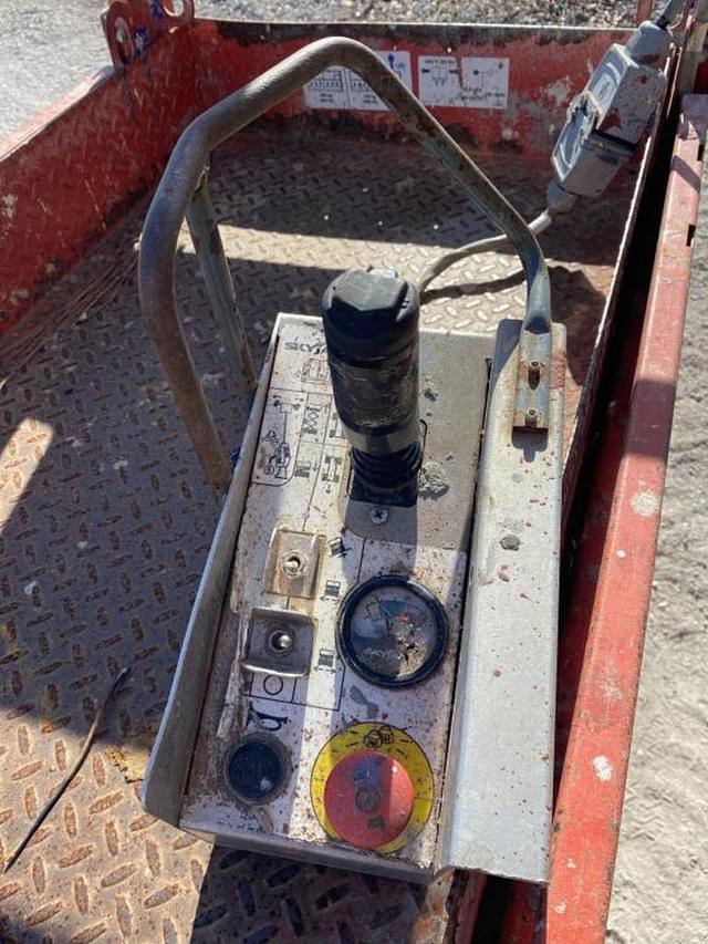 Image of Sky Jack SJIII3219 equipment image 4