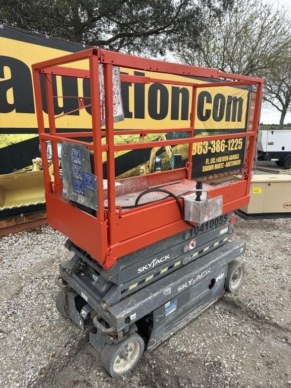 2015 Sky Jack SJIII3219 Equipment Image0