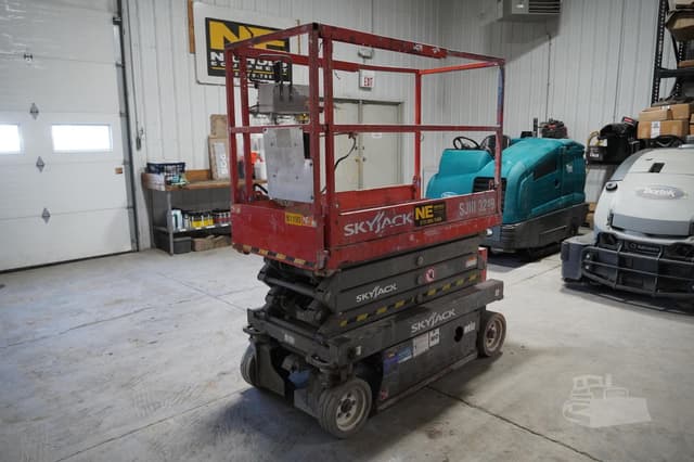 Image of Sky Jack SJIII3219 equipment image 2