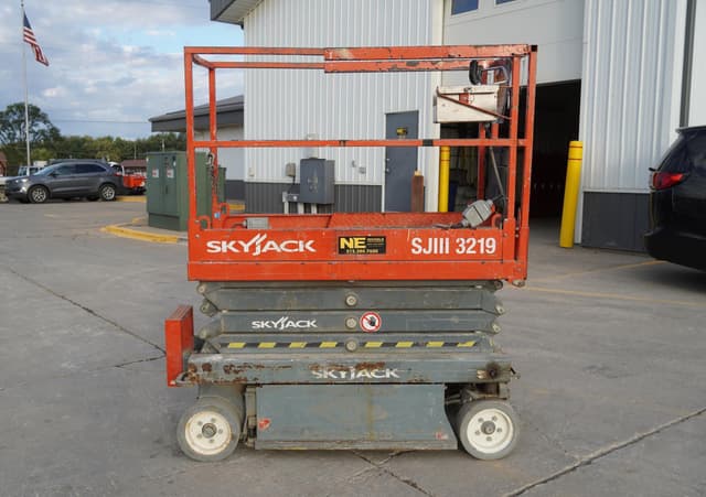 Image of Sky Jack SJIII3219 equipment image 4