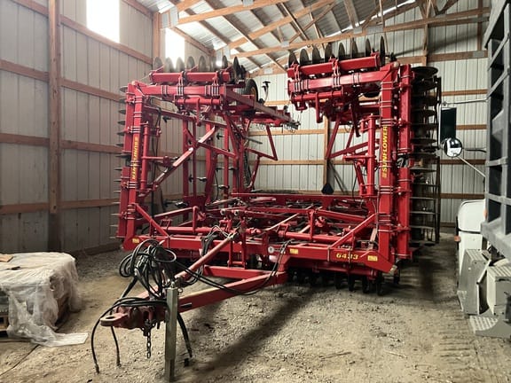 2015 Sunflower 6433 Equipment Image0