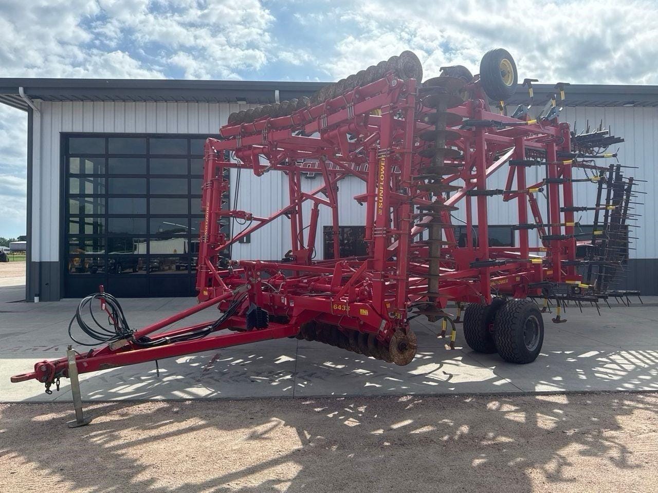 2015 Sunflower 6433-43 Equipment Image0