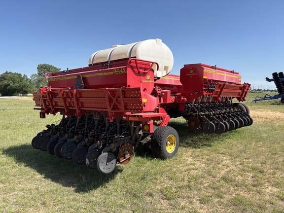 Image of Sunflower 9435-30 equipment image 4