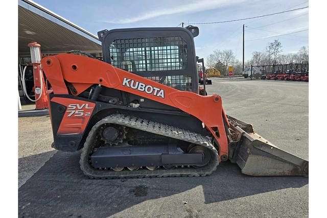 Image of Kubota SVL75-2 equipment image 3