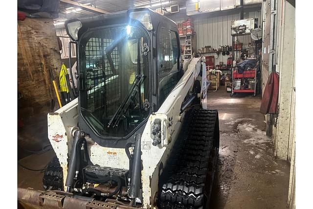 Image of Bobcat T550 equipment image 2