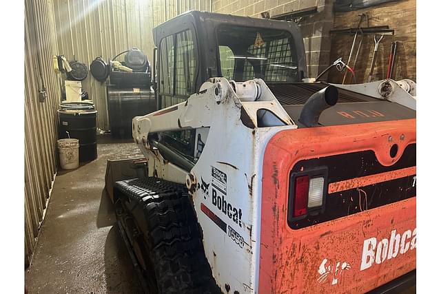 Image of Bobcat T550 equipment image 3