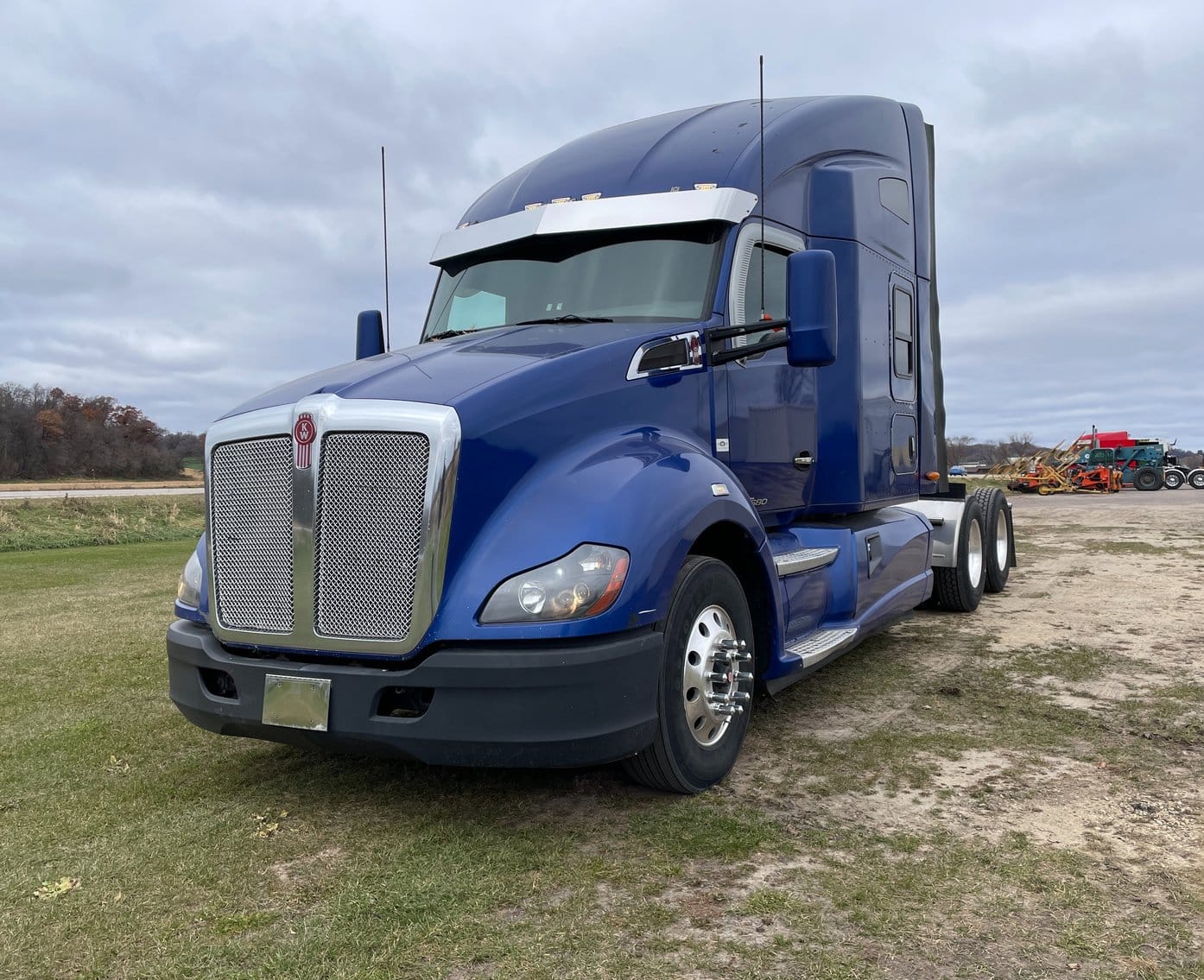2015 Kenworth T680 Equipment Image0