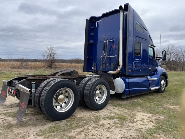 Image of Kenworth T680 equipment image 3