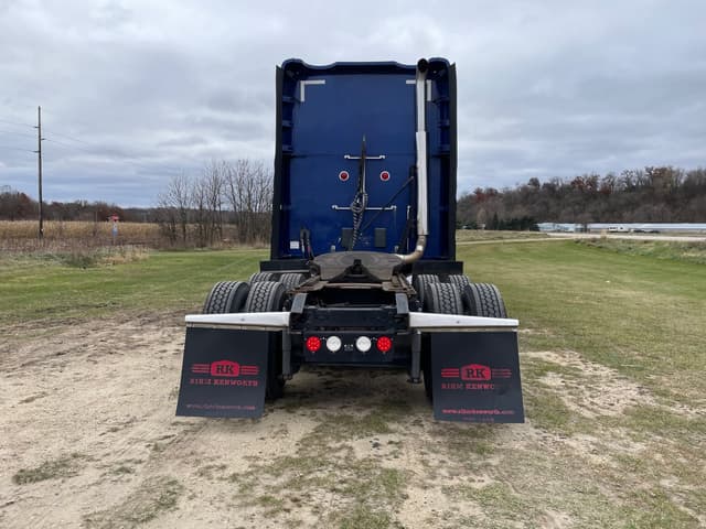 Image of Kenworth T680 equipment image 4