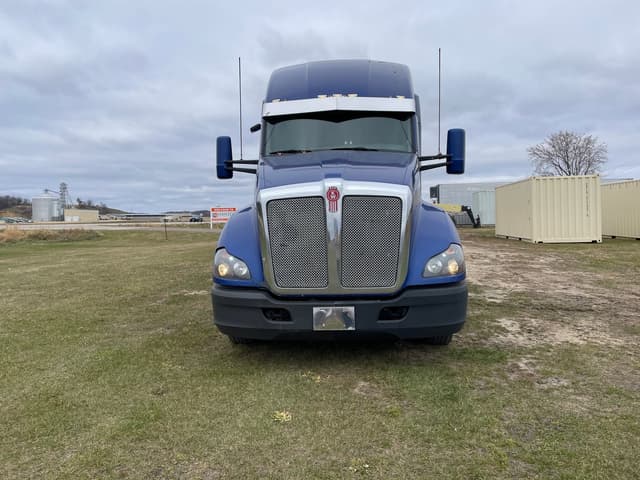 Image of Kenworth T680 equipment image 1