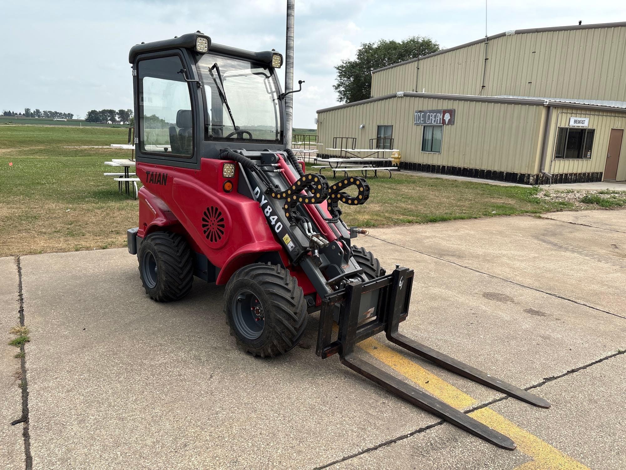 2015 Taian DY840 Equipment Image0