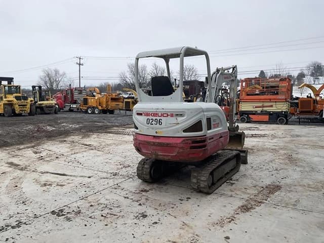 Image of Takeuchi TB230 equipment image 3