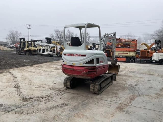 Image of Takeuchi TB230 equipment image 3
