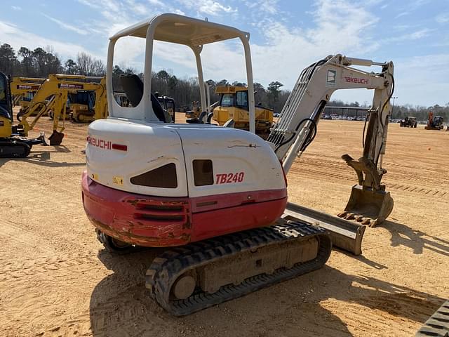 Image of Takeuchi TB240 equipment image 2