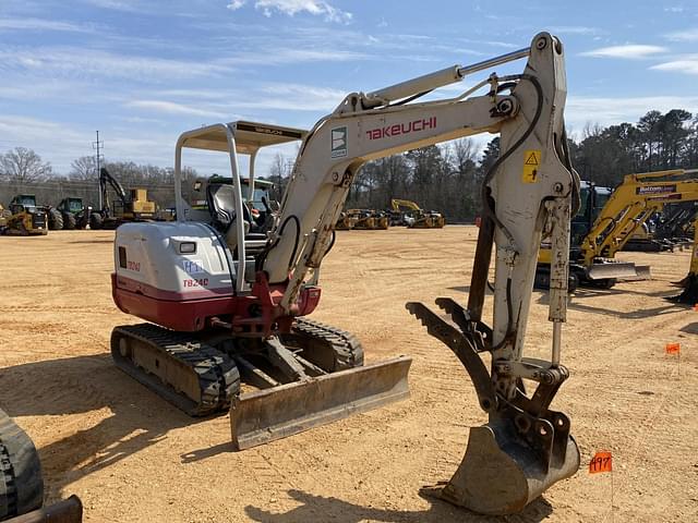 Image of Takeuchi TB240 equipment image 3