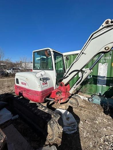 Image of Takeuchi TB260 equipment image 3