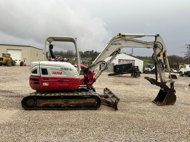Image of Takeuchi TB260 equipment image 4