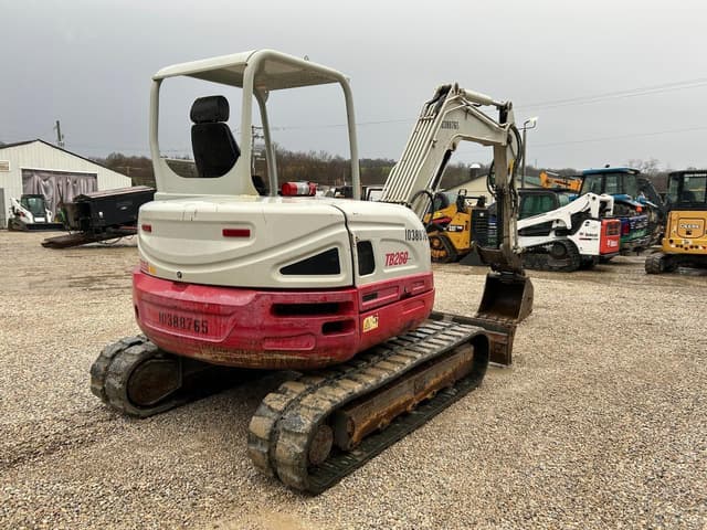 Image of Takeuchi TB260 equipment image 3