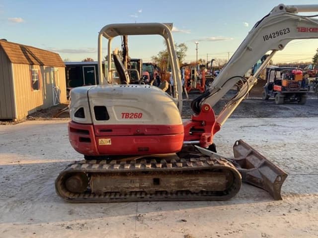 Image of Takeuchi TB260 equipment image 4