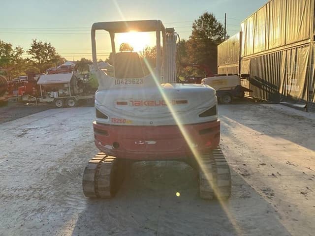 Image of Takeuchi TB260 equipment image 2