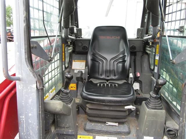 Image of Takeuchi TL10 equipment image 3