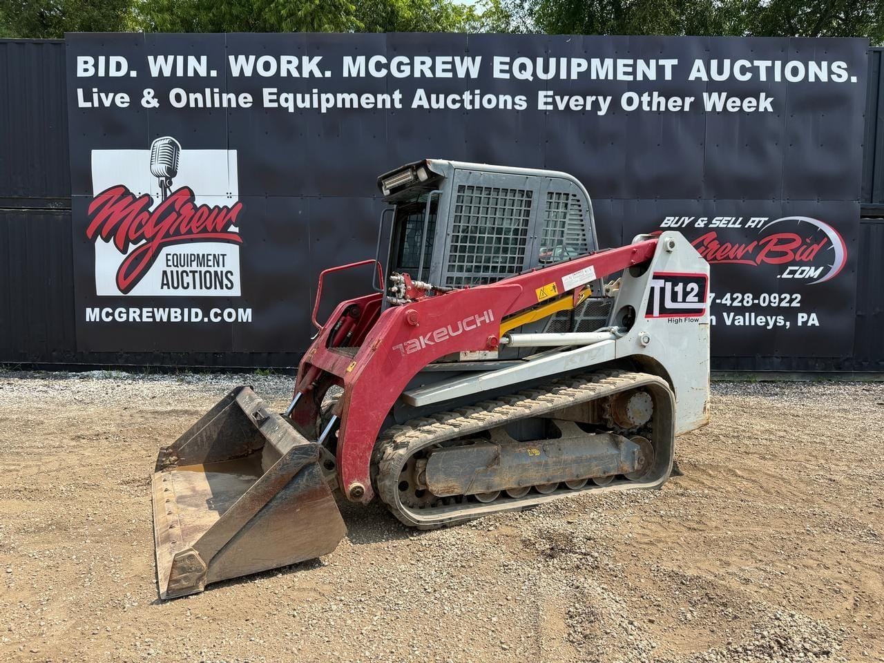 2015 Takeuchi TL12 Equipment Image0