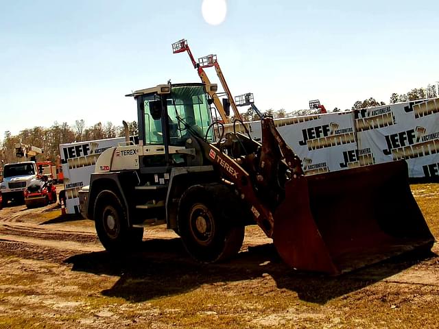 Image of Terex TL210 equipment image 2